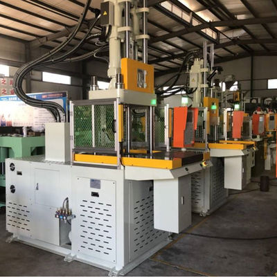 Hoge efficiëntie 45 ton enkel glijden shuttle tafel verticale spuitgietmachine