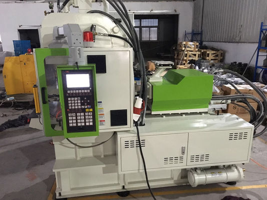 Verticale standaard spuitgietmachine voor elektrische stopcontact