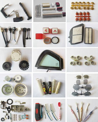 Verticale volledig automatische hang-tag injectie gietmachine apparatuur met plastic slot