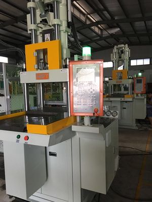 PT-850 VERTICAL 85T Verticale injectie gietmachine van kunststof
