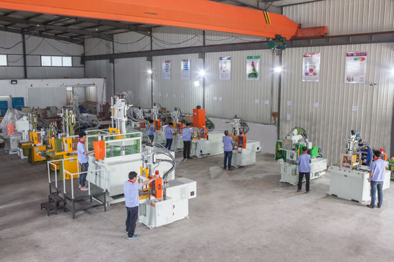 Kleine verticale injectievormmachine voor kunststof Verticaal 15T