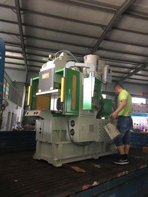 Hoog efficiënte C VERTICAL Verticale Plastic Injection Molding Machine