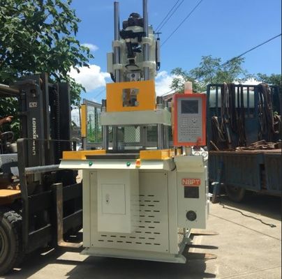 Verticale energiebesparende groente-injectie gietmachine 35 ton Fruit Plastic Crate Mold Maker